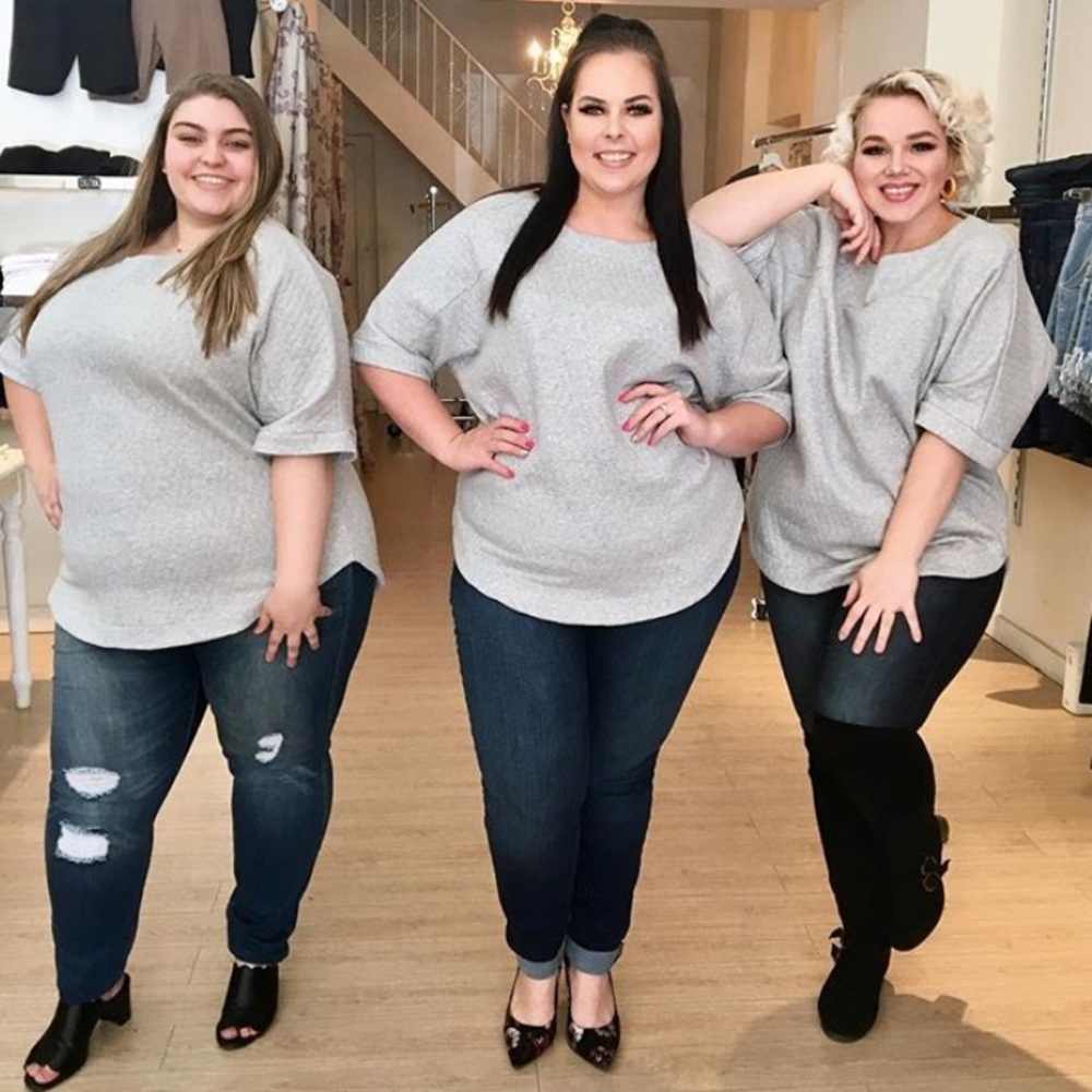 Gray short sleeve oversized sweater